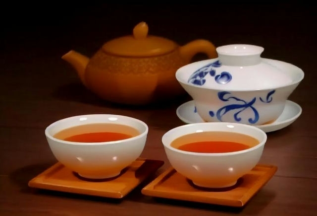 自家制茶，一起来品味纯正的茶香 
